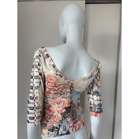 Save the Queen Top with Medallion - Picture 7 of 7